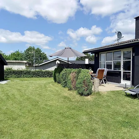 Ferienhaus-mit-meerblick-annex-und-in-malerischer-landschaft Dom wakacyjny Broager